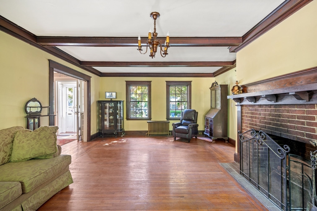 21 Otis St