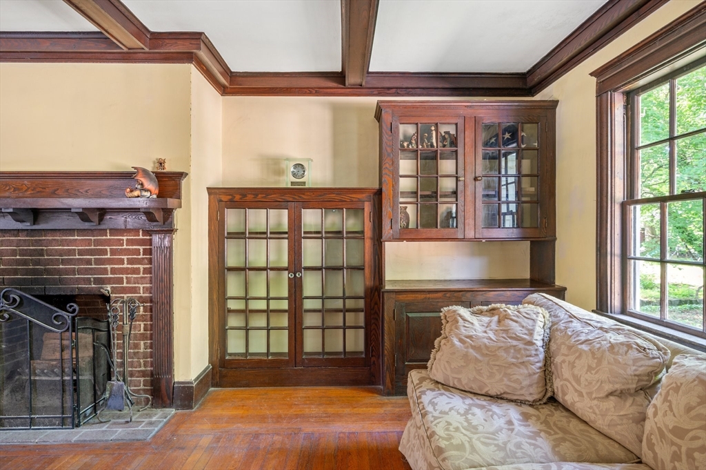 21 Otis St