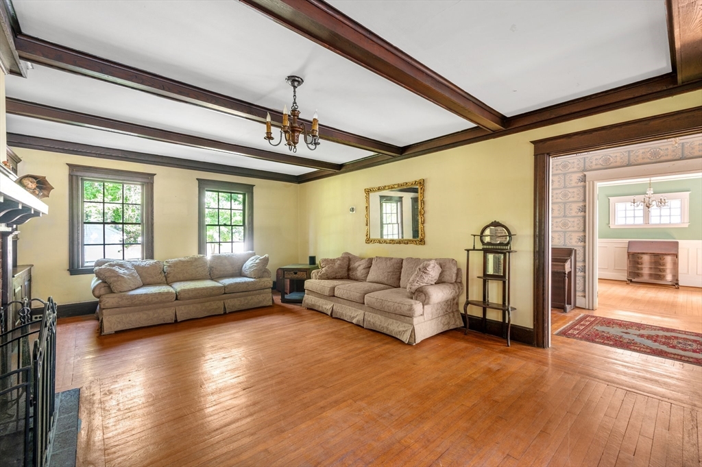 21 Otis St
