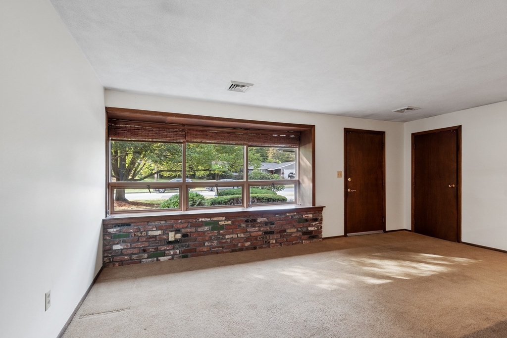 5 Montcastle Dr