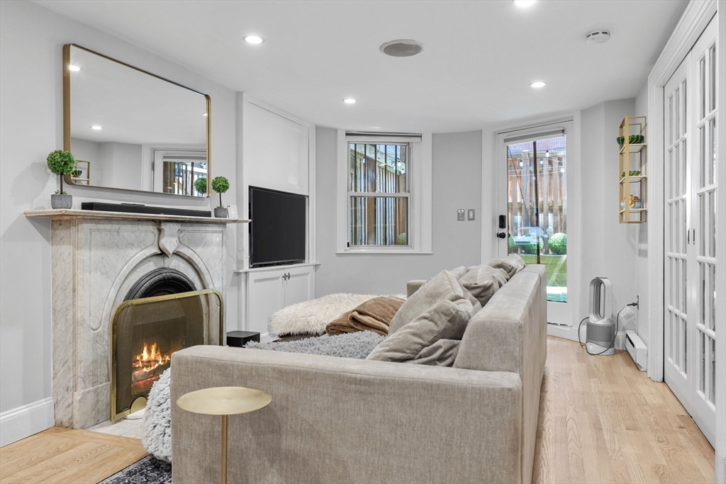 6 Wellington St 1