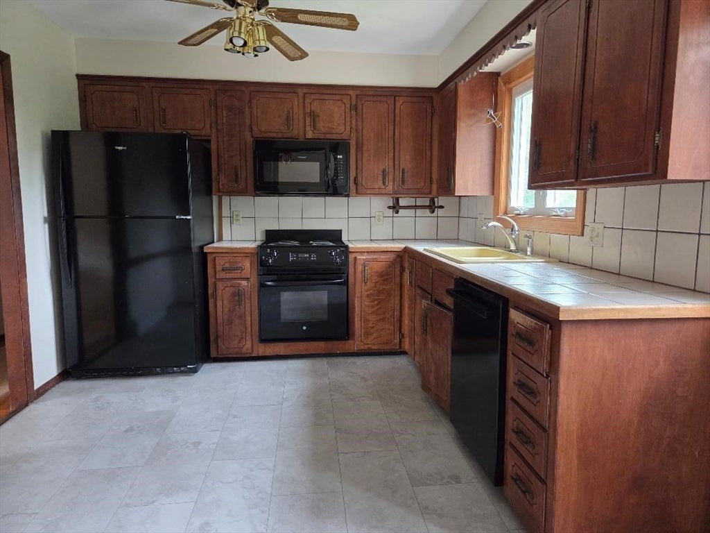 64 Woolley Ave, Somerset, MA, 64 Woolley Ave, Somerset, MA Photo #4