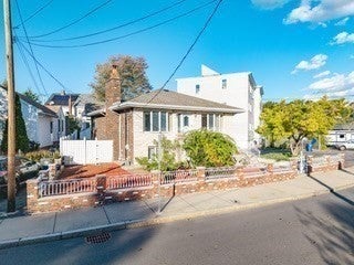 21 Annese Rd, Chelsea, MA Photo #2