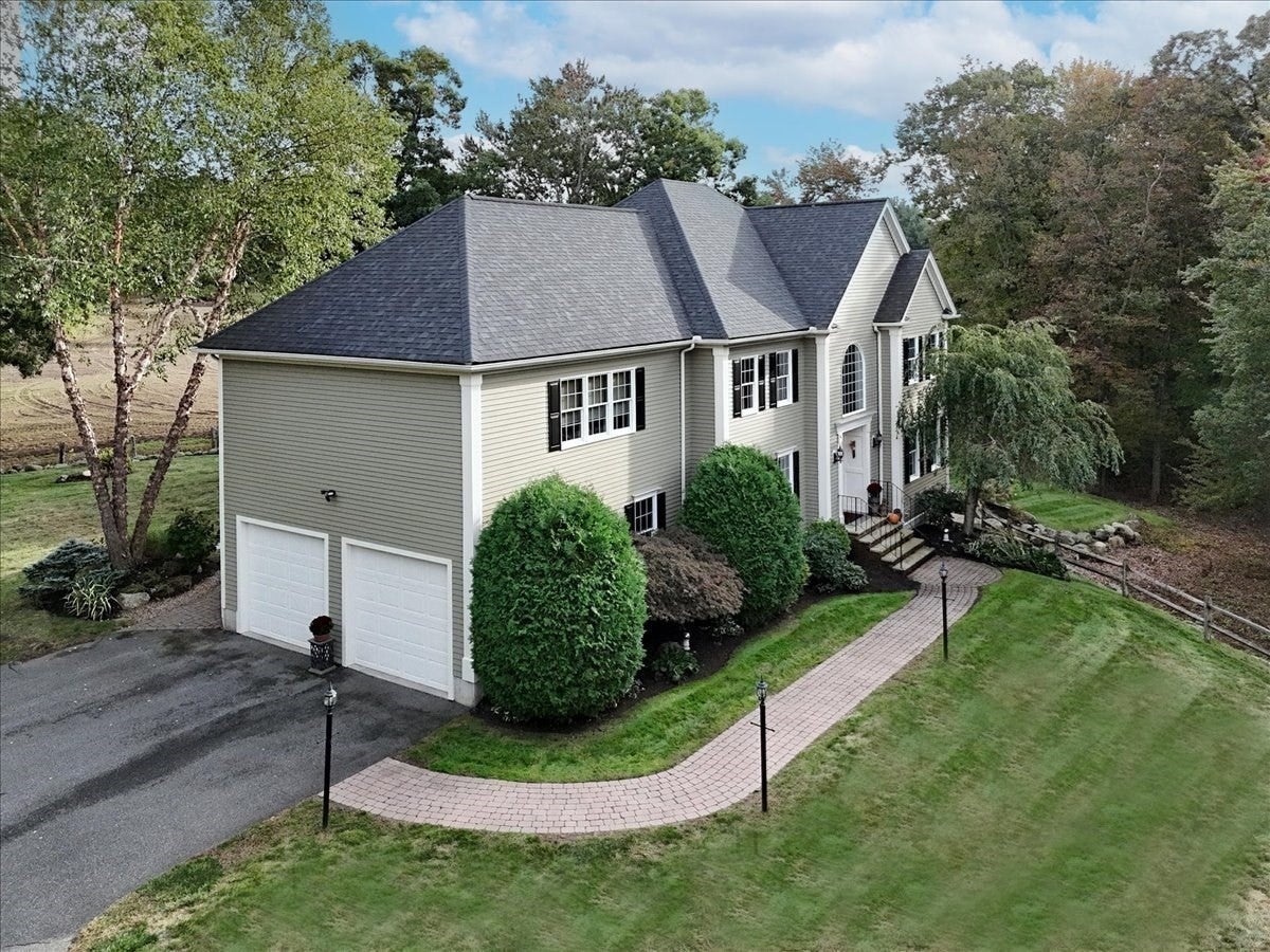 5 Blais Farm Rd