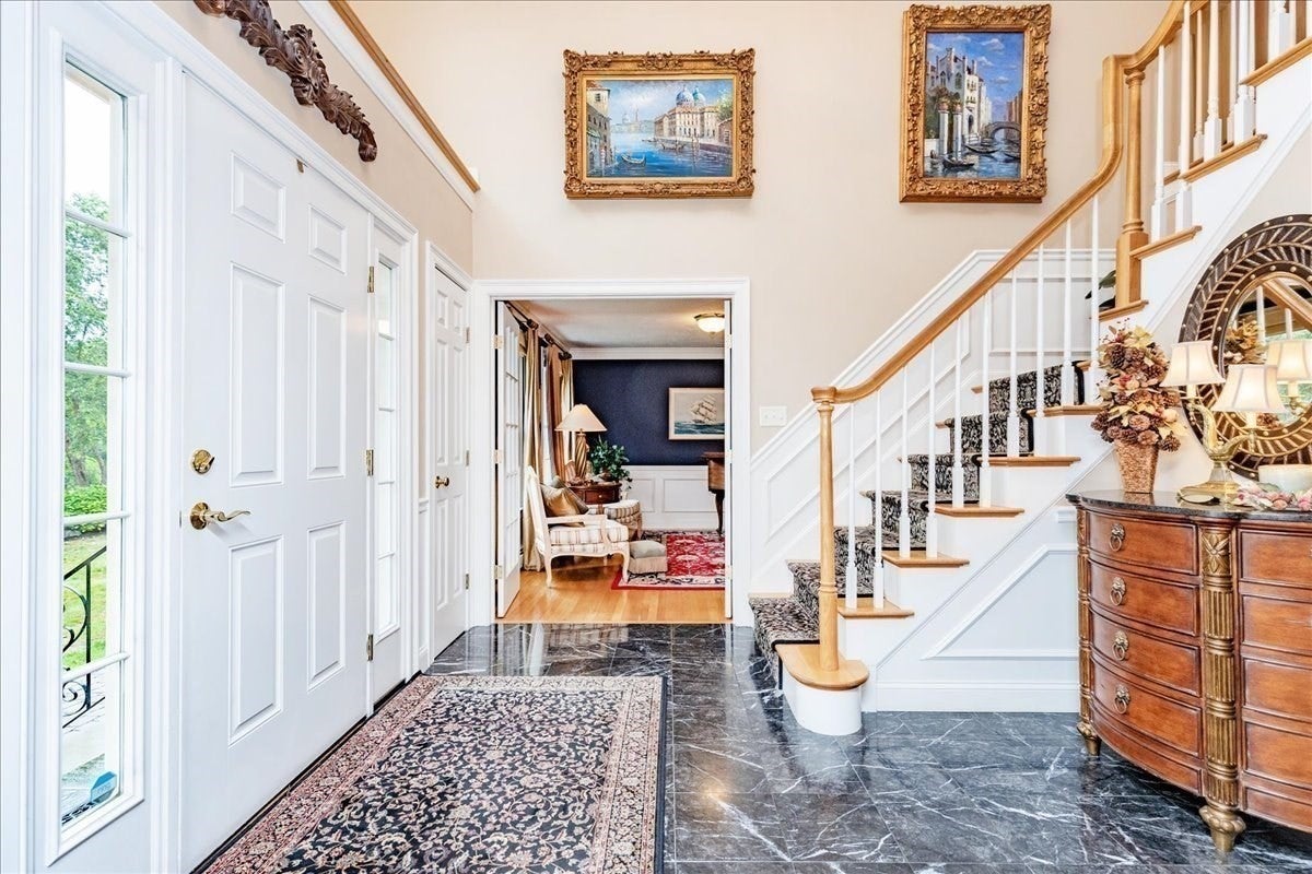 5 Blais Farm Rd