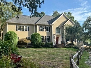 Photo of 5 Blais Farm Rd, Middleton, MA