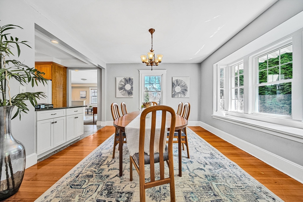 Needham, Massachusetts 02492, United States, 4 Bedrooms Bedrooms, ,3 BathroomsBathrooms,Residential,Pending,114786