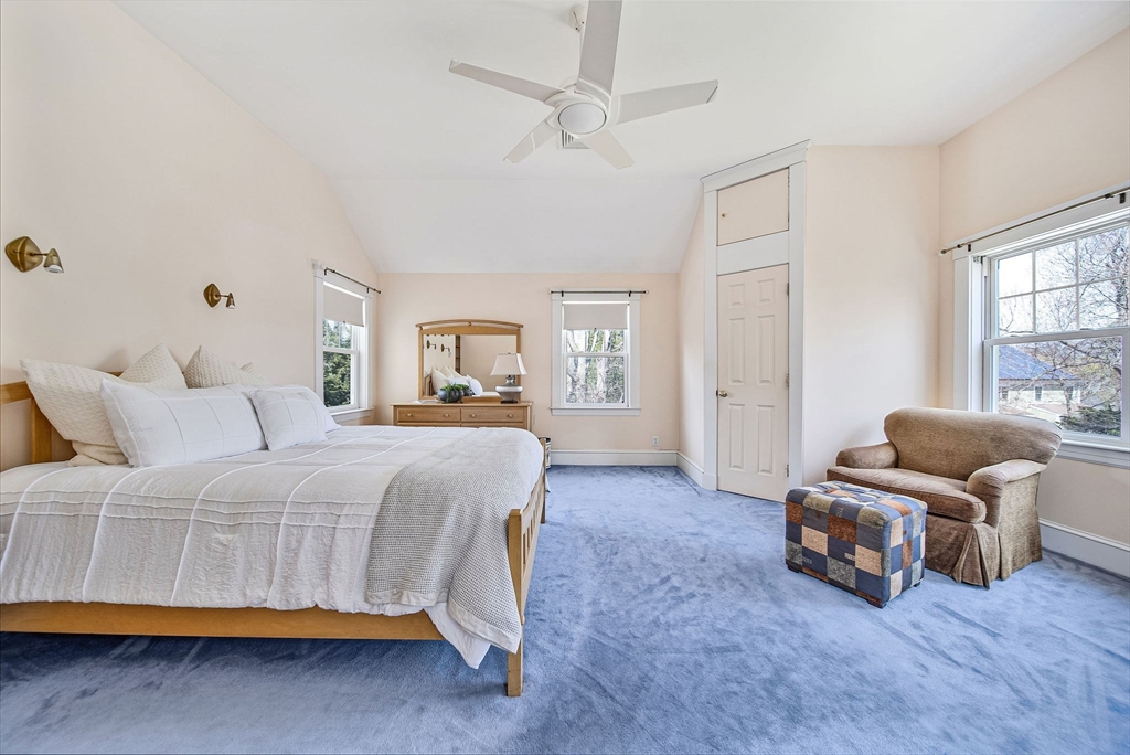 Needham, Massachusetts 02492, United States, 4 Bedrooms Bedrooms, ,3 BathroomsBathrooms,Residential,Pending,114786