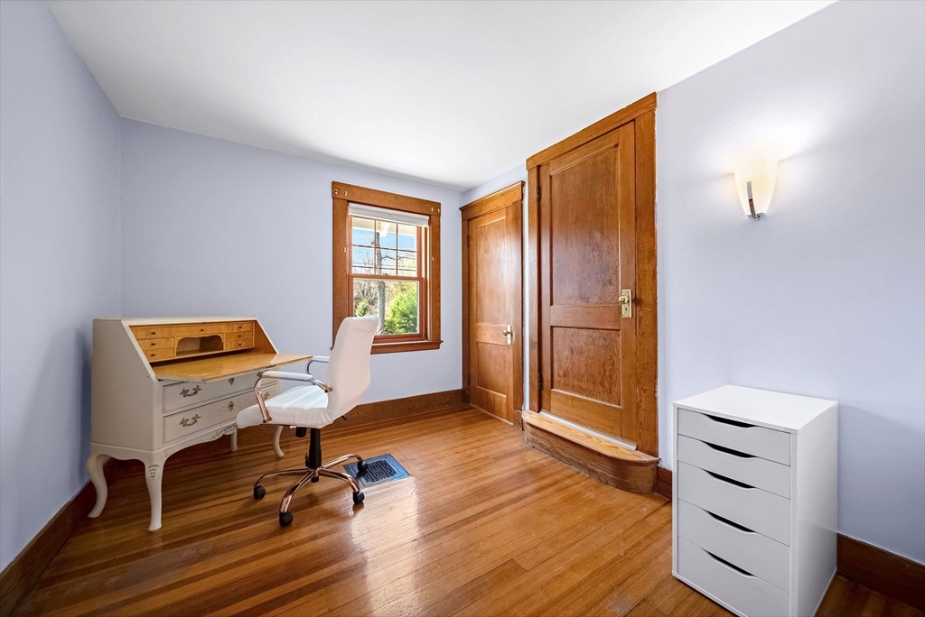 Needham, Massachusetts 02492, United States, 4 Bedrooms Bedrooms, ,3 BathroomsBathrooms,Residential,Pending,114786