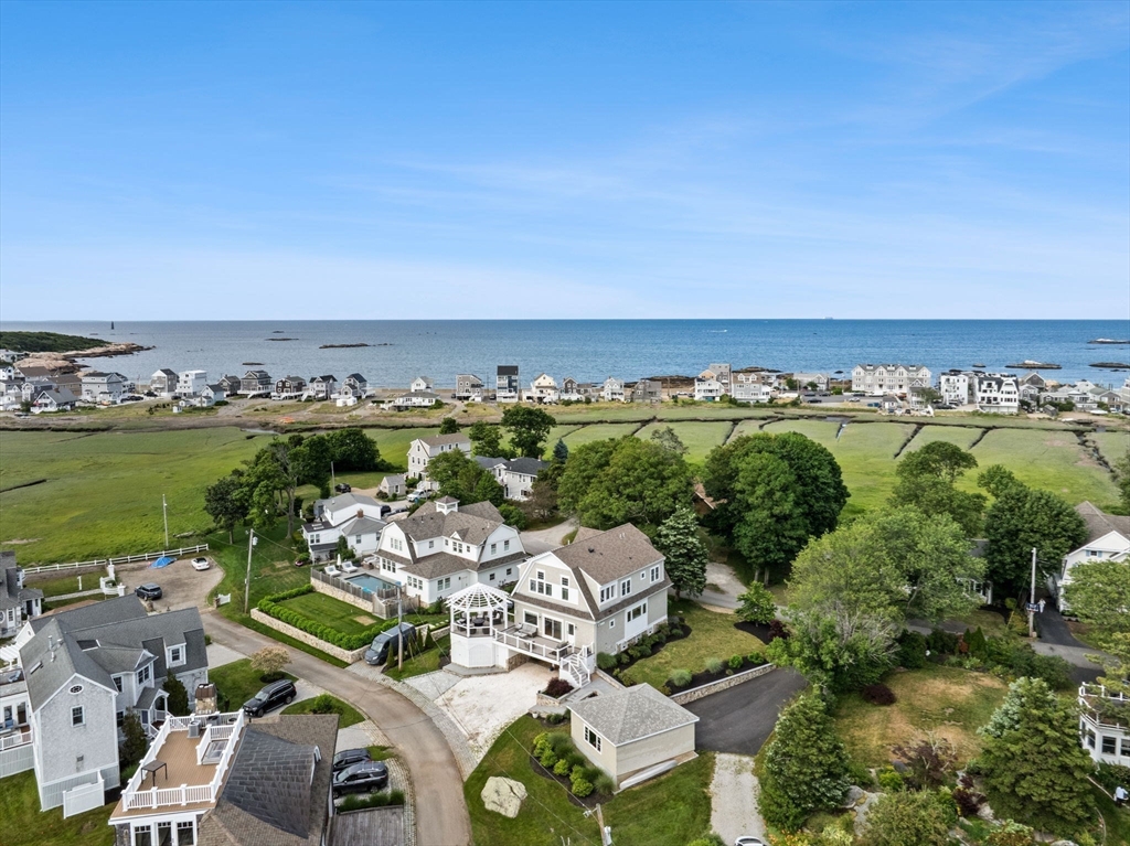 15 Buttonwood Ln