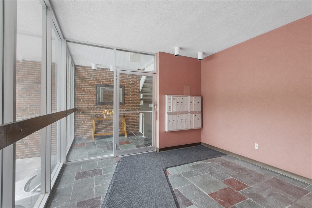 231 Coolidge Ave 409