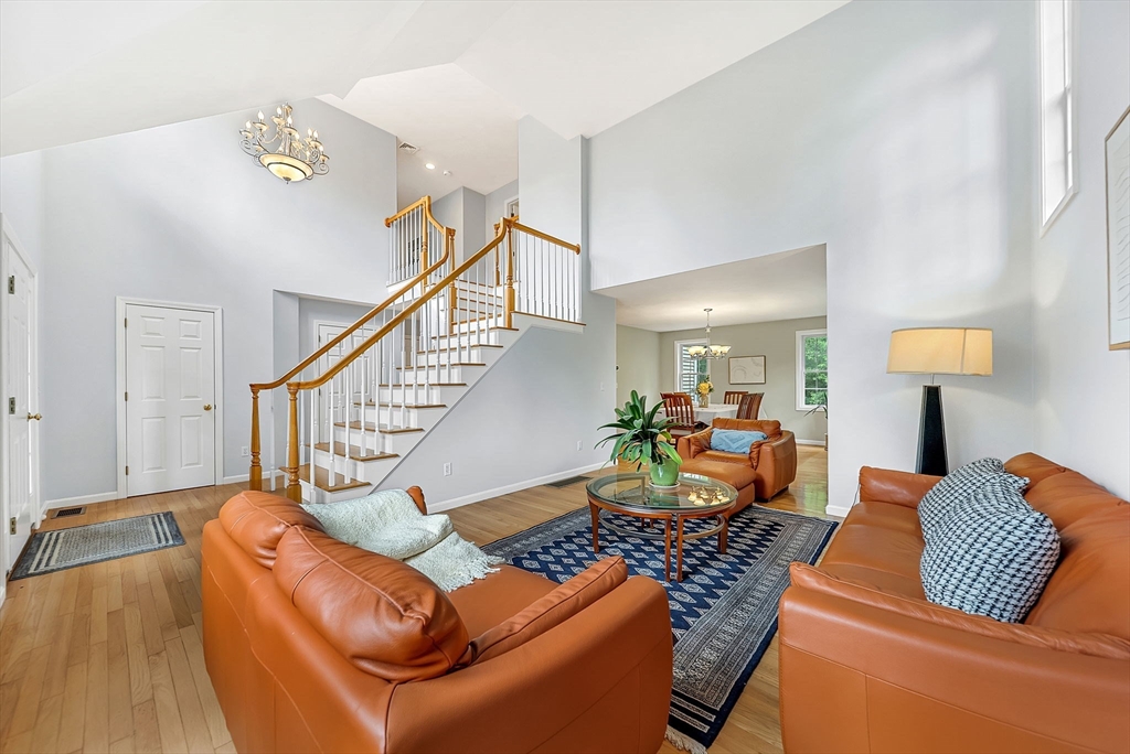 22 Hillcrest Dr
