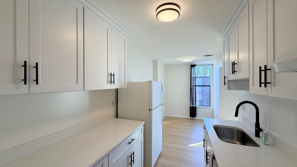 30 Shrewsbury Green Dr K