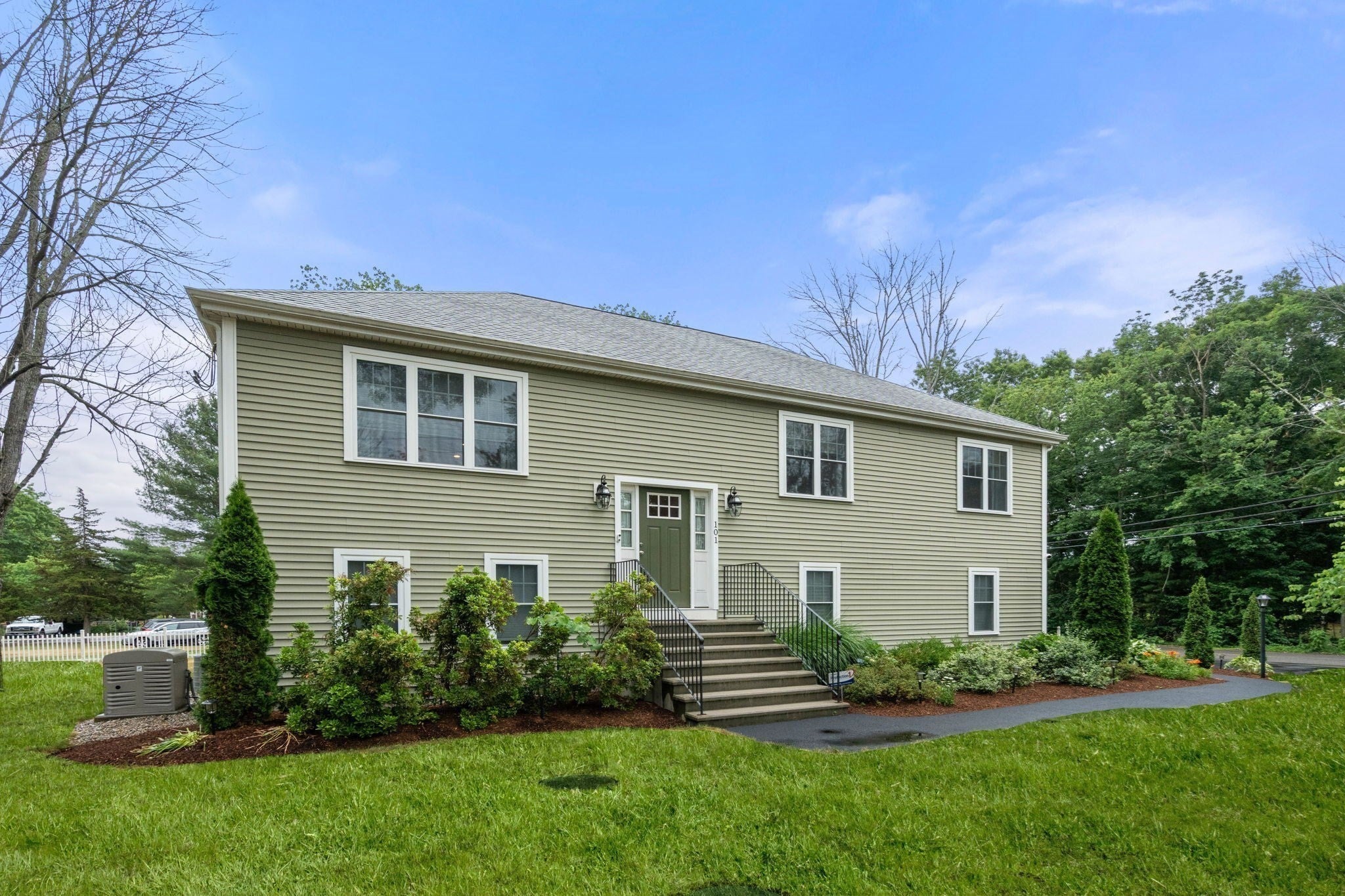 101 Prospect Hill St