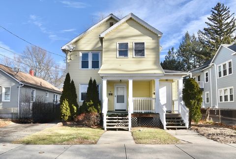 Photo of 51-53 Eloise St, Springfield, MA 01118 (MLS # 73463397)