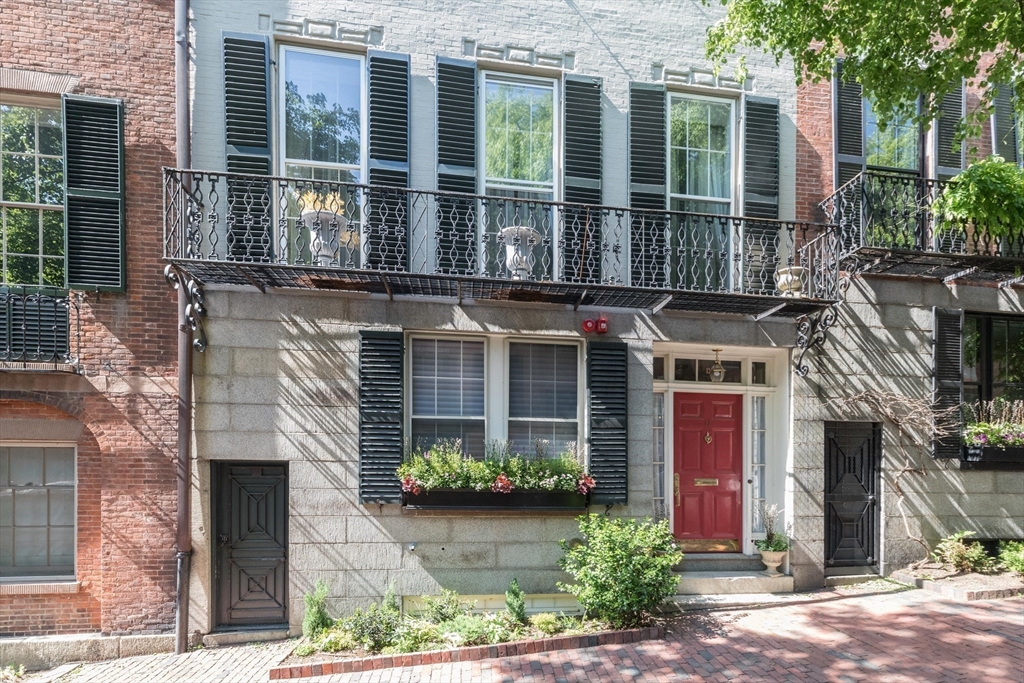 11 Chestnut Street