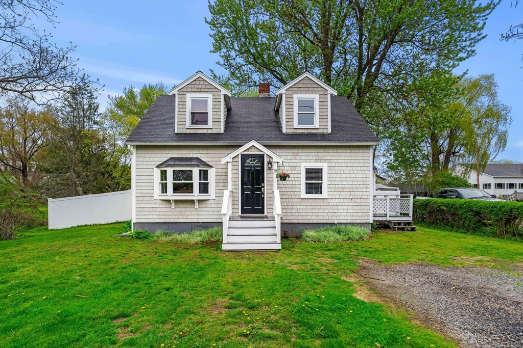 18 Forest Ave