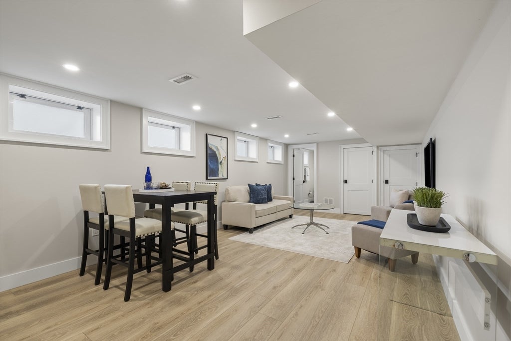 579 Centre St, Newton, MA Photo #28