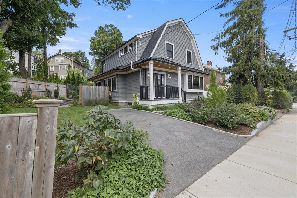 Photo of 579 Centre St, Newton, MA
