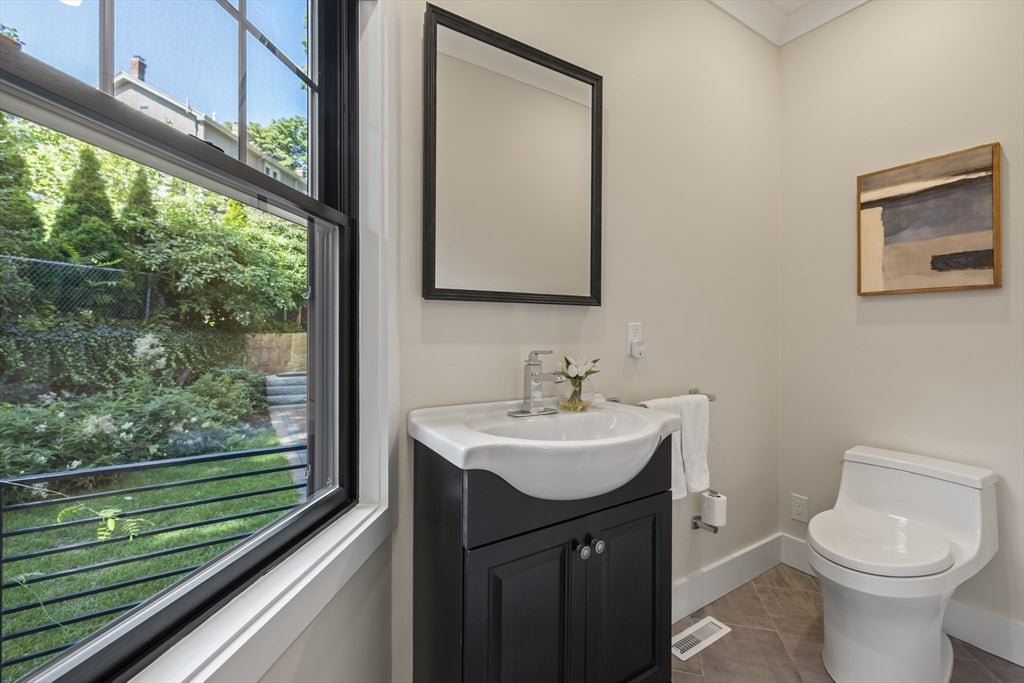 579 Centre St, Newton, MA Photo #18