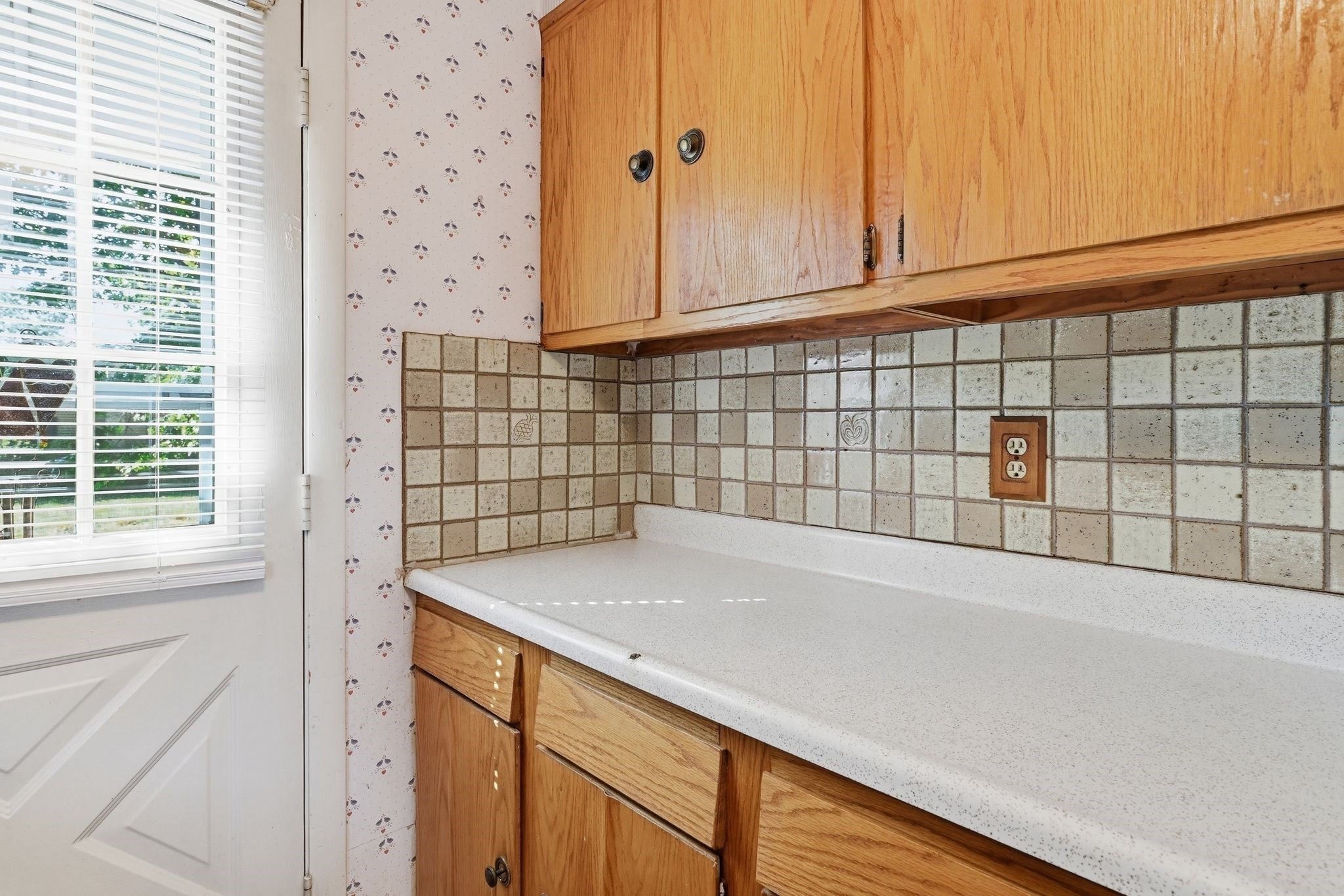172 Barna St, Ludlow, MA, 172 Barna St, Ludlow, MA Photo #12