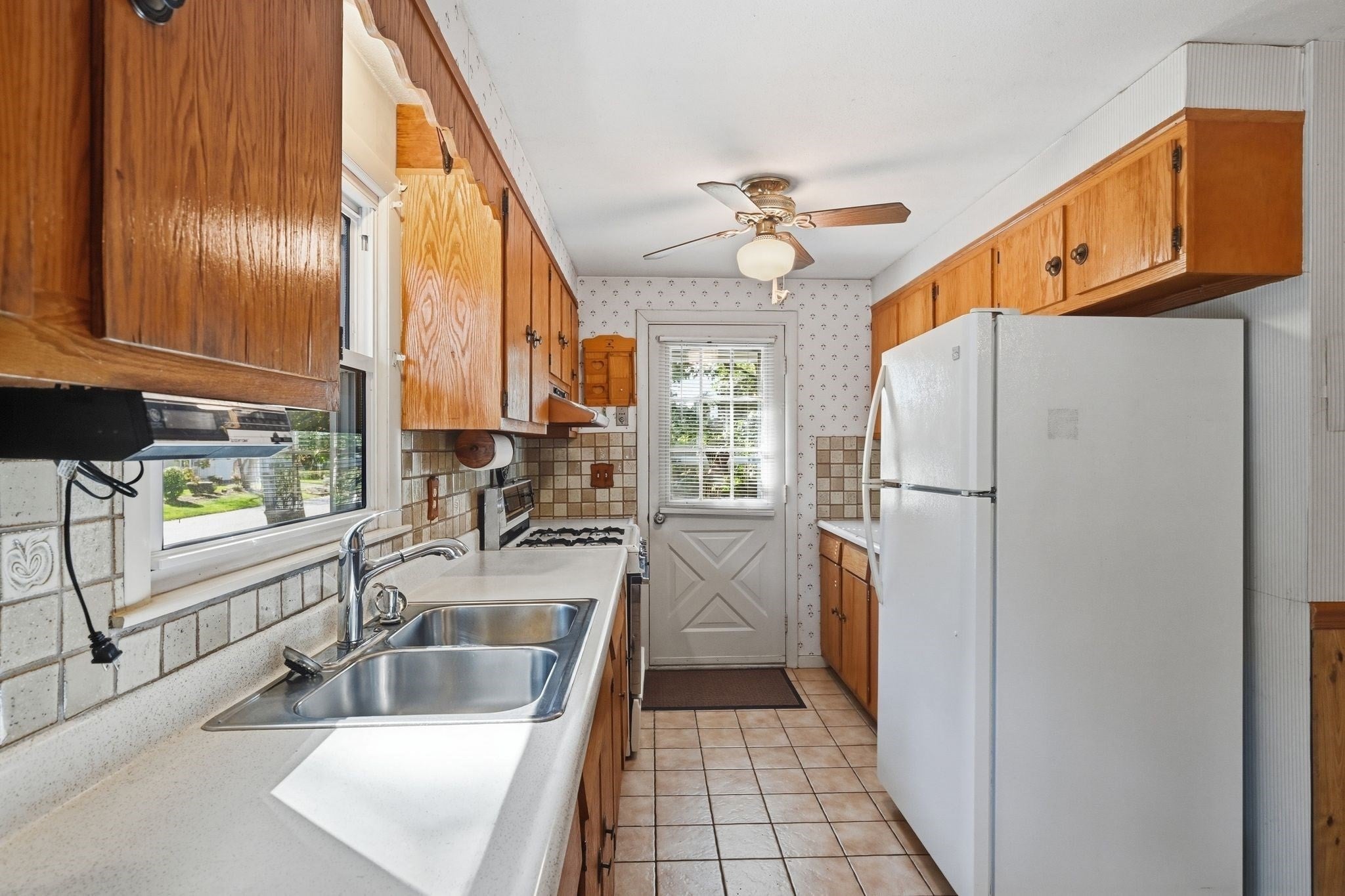 172 Barna St, Ludlow, MA, 172 Barna St, Ludlow, MA Photo #9