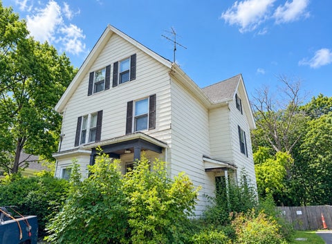 Photo of 114 Woodland Ave, Gardner, MA 01440 (MLS # 73592500)