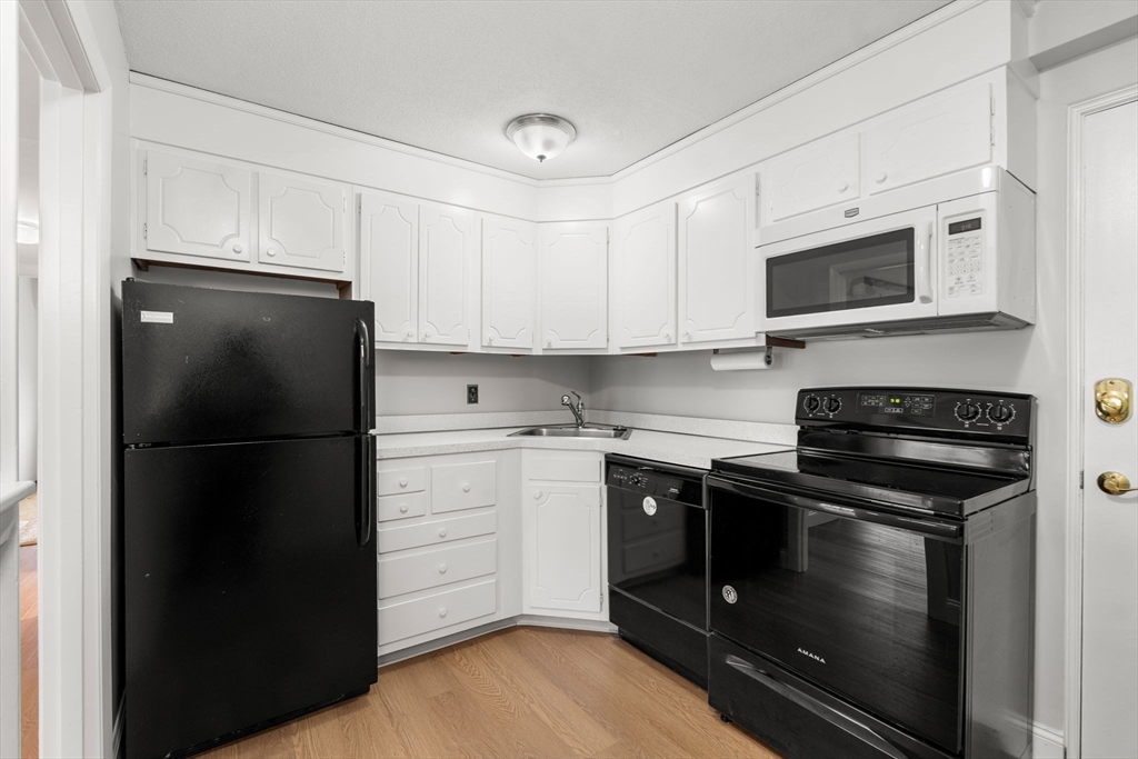 53 Melrose Street 2B