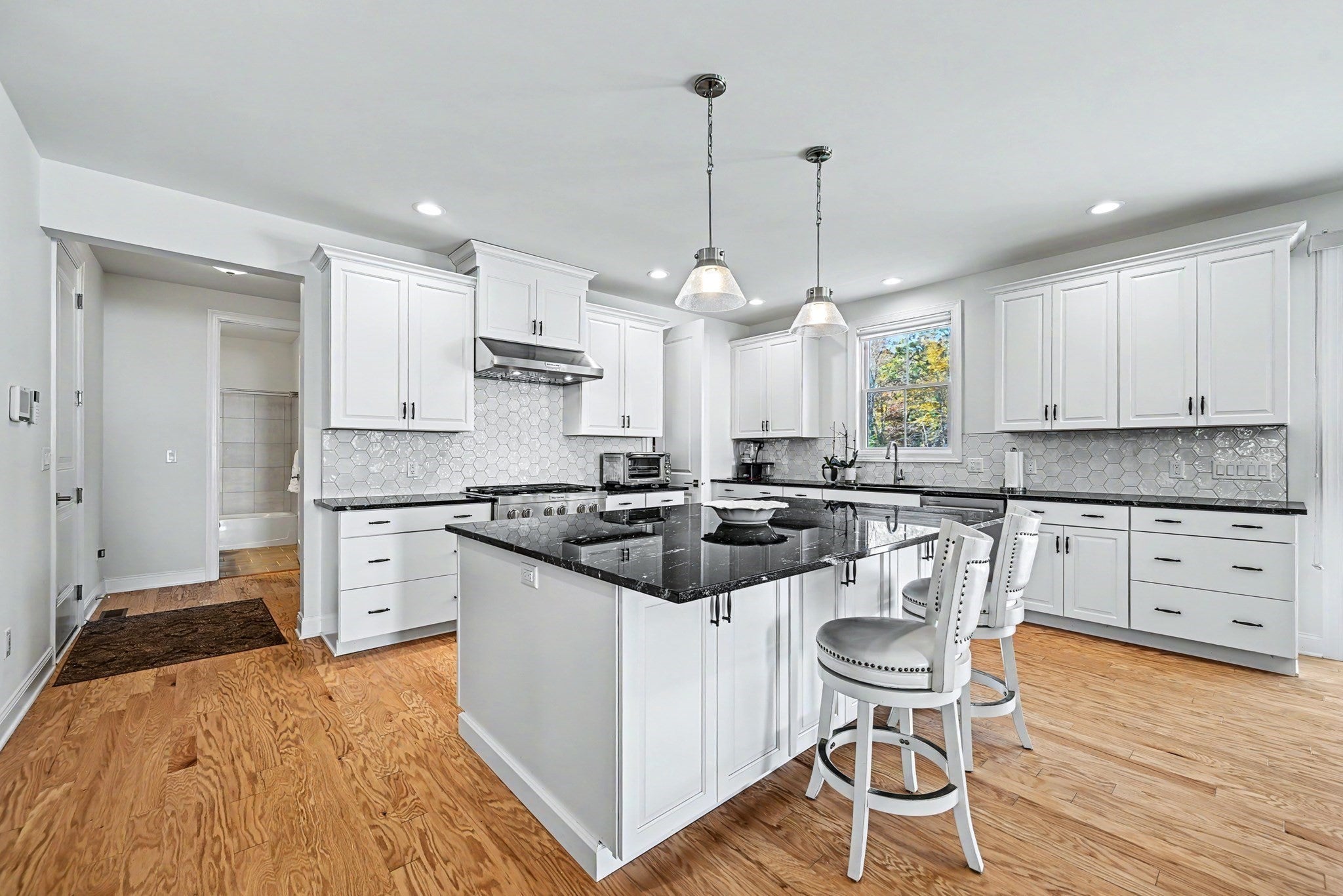 26 Whalen Rd, Hopkinton, MA, 26 Whalen Rd, Hopkinton, MA Photo #10