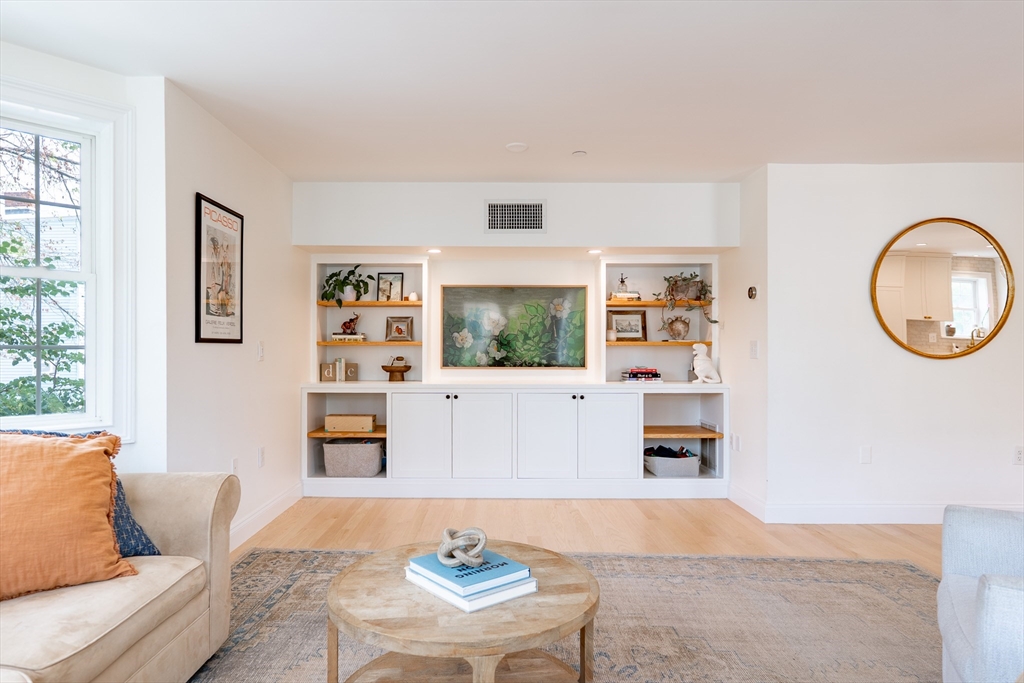 237 Bunker Hill St 237