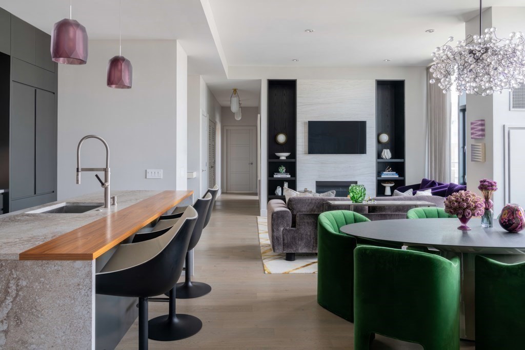 40 Traveler St PH 810
