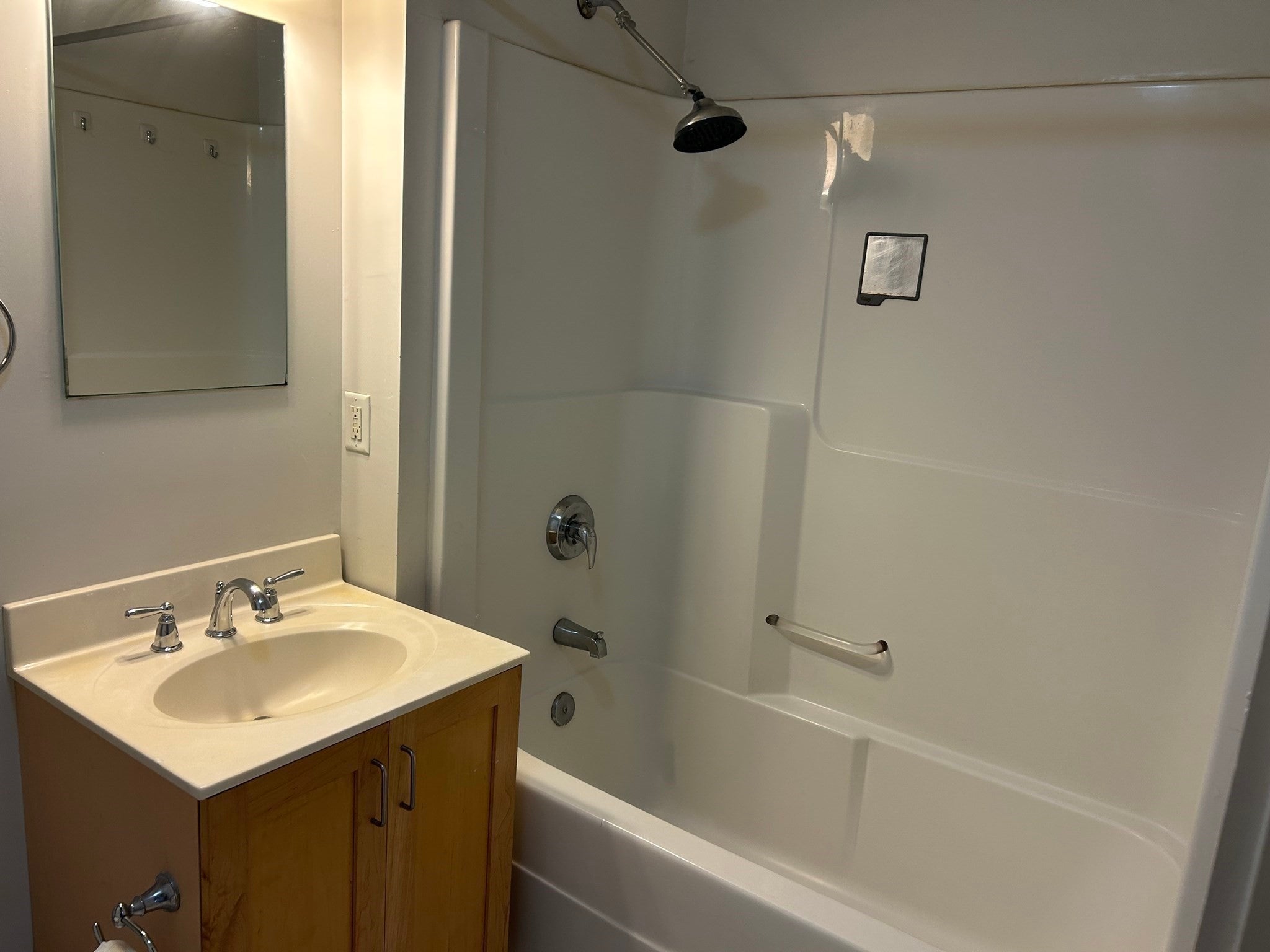 589 Essex St #202, Lynn, MA, 589 Essex St #202, Lynn, MA Photo #6