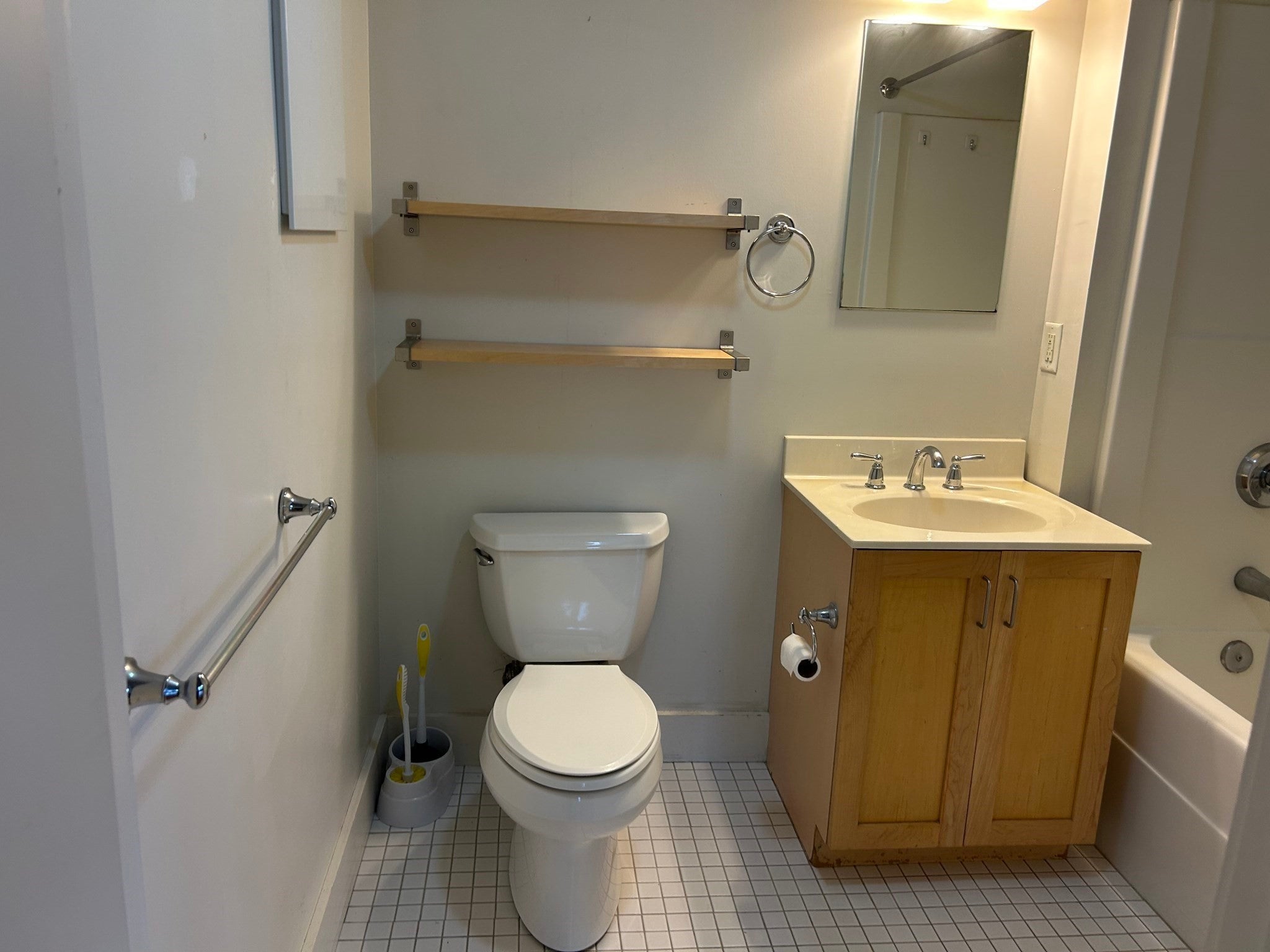 589 Essex St #202, Lynn, MA, 589 Essex St #202, Lynn, MA Photo #5