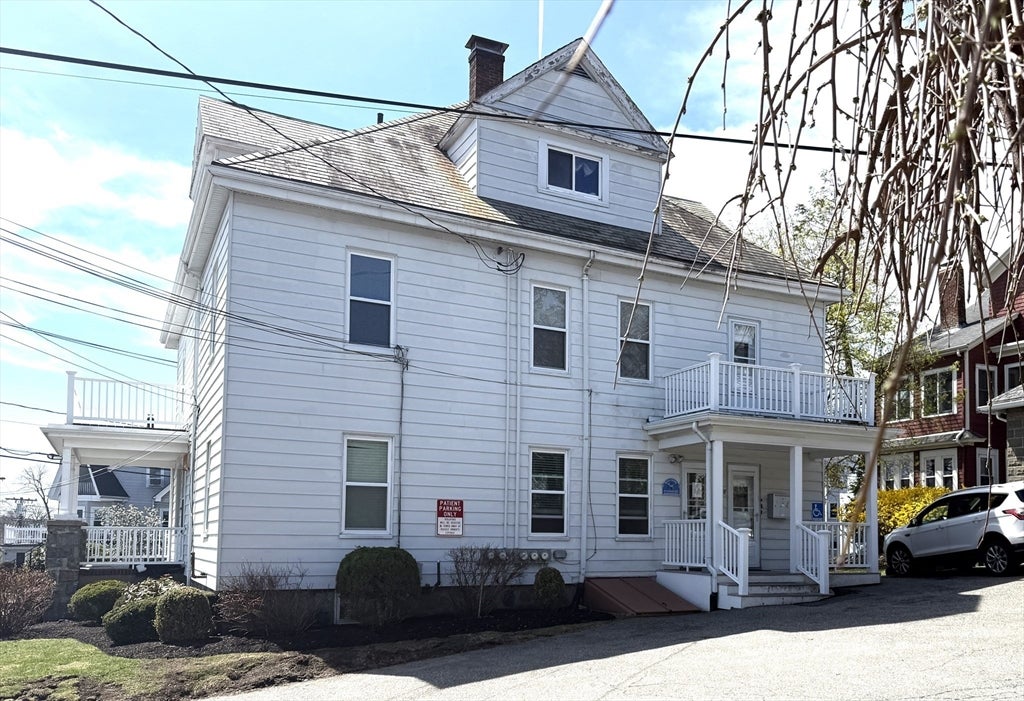 548-550 Mount Auburn St