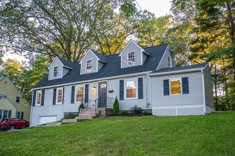 8 Garden St Auburn MA 01501