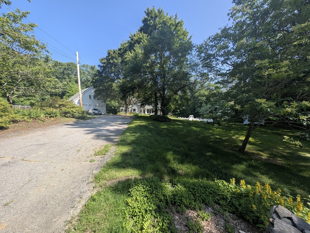 184 Burlingame Rd