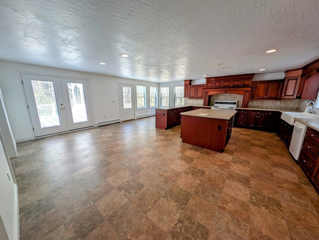 184 Burlingame Rd