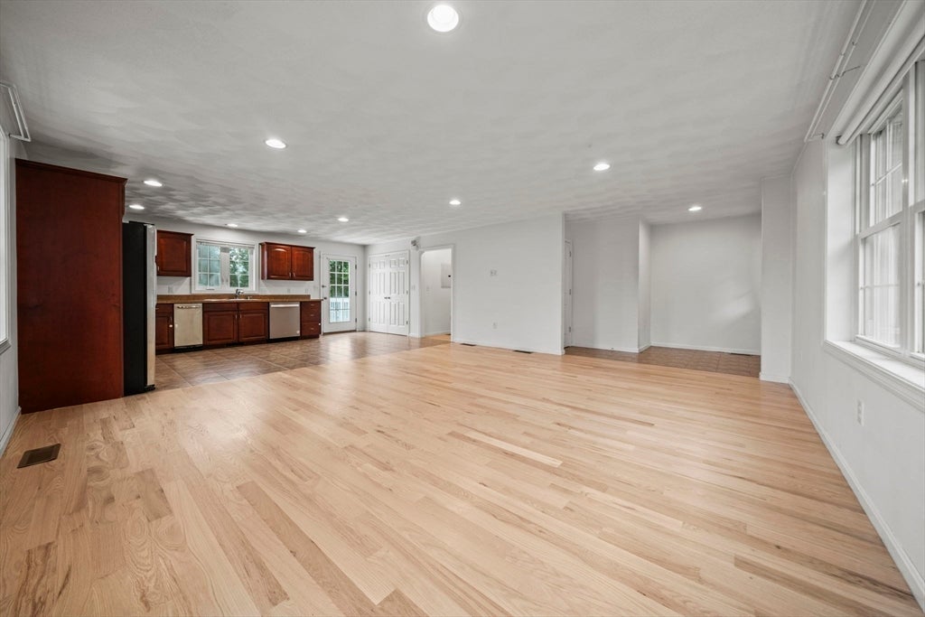 6 Fairlawn Ave, Burlington, MA, 6 Fairlawn Ave, Burlington, MA Photo #1