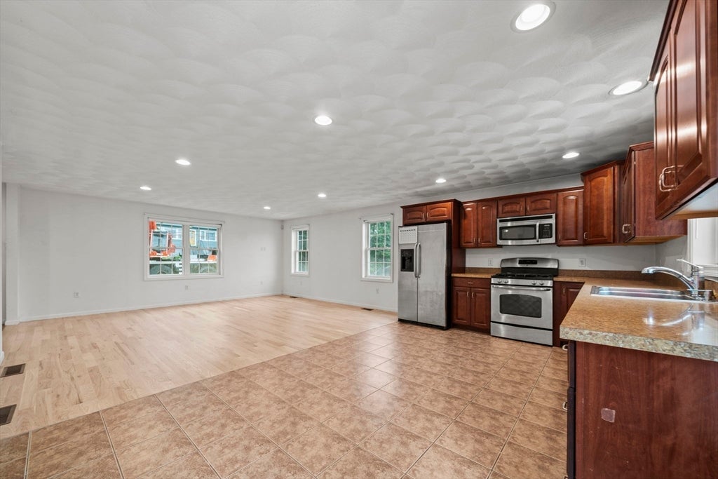 6 Fairlawn Ave, Burlington, MA, 6 Fairlawn Ave, Burlington, MA Photo #16
