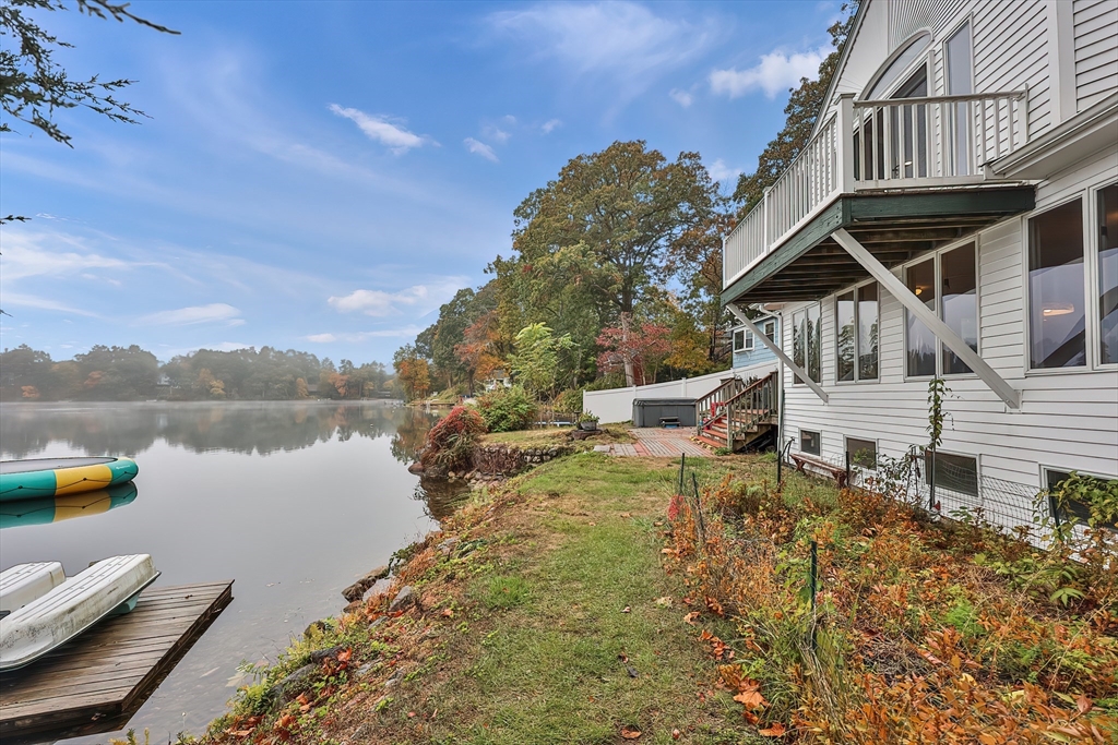 Wrentham, Massachusetts 02093, United States, 4 Bedrooms Bedrooms, ,3 BathroomsBathrooms,Residential,Active,134905