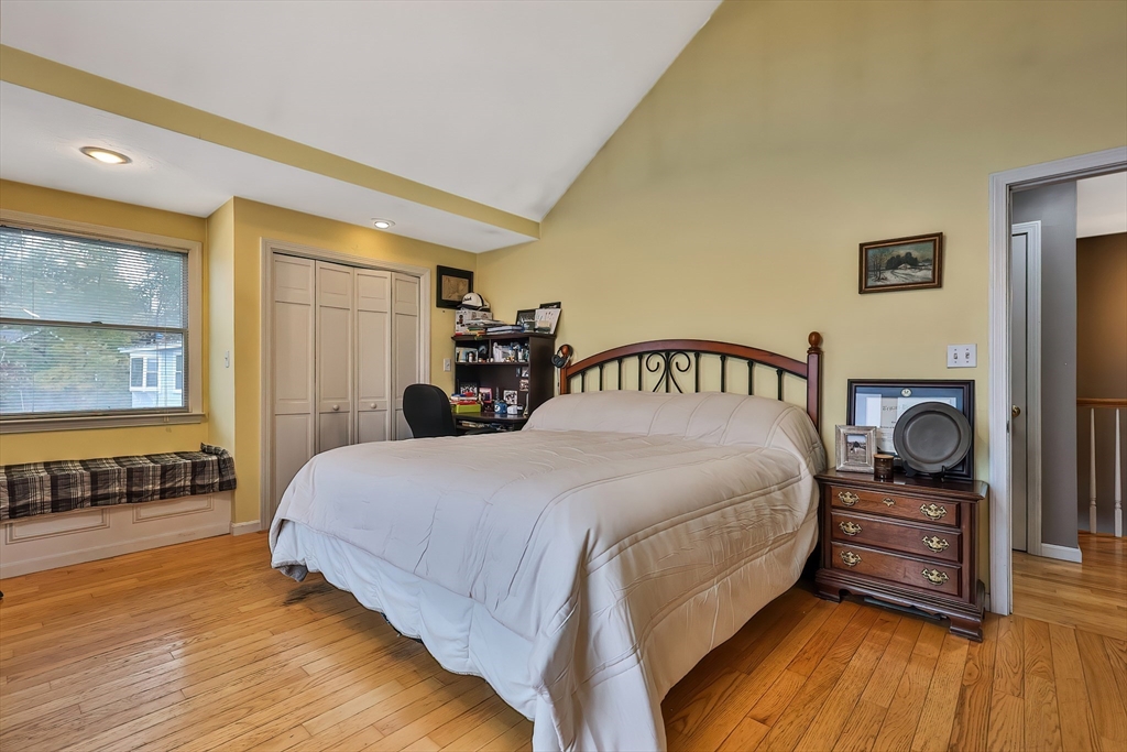 Wrentham, Massachusetts 02093, United States, 4 Bedrooms Bedrooms, ,3 BathroomsBathrooms,Residential,Active,134905