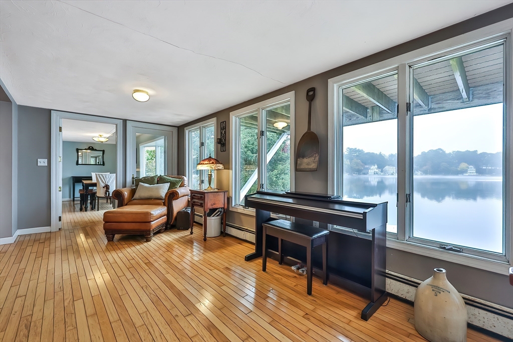 Wrentham, Massachusetts 02093, United States, 4 Bedrooms Bedrooms, ,3 BathroomsBathrooms,Residential,Active,134905