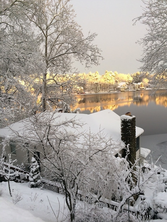 Wrentham, Massachusetts 02093, United States, 4 Bedrooms Bedrooms, ,3 BathroomsBathrooms,Residential,Active,134905