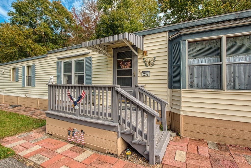 305 Turnpike St=237 5th St 237