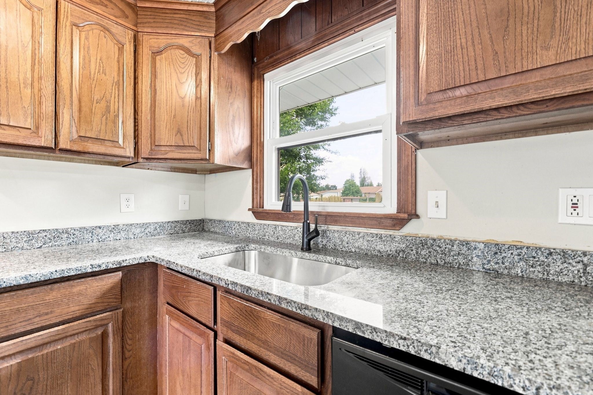 76 Daley St, Chicopee, MA, 76 Daley St, Chicopee, MA Photo #13