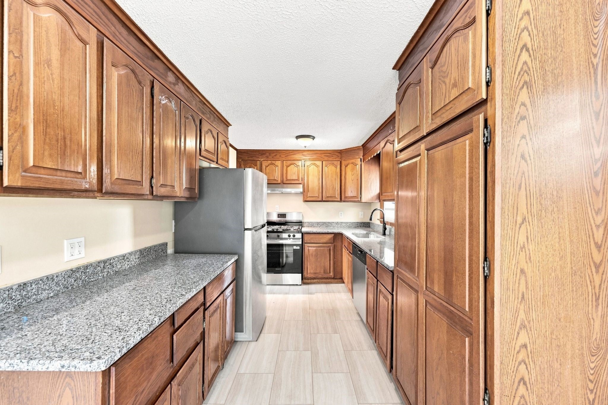 76 Daley St, Chicopee, MA, 76 Daley St, Chicopee, MA Photo #16