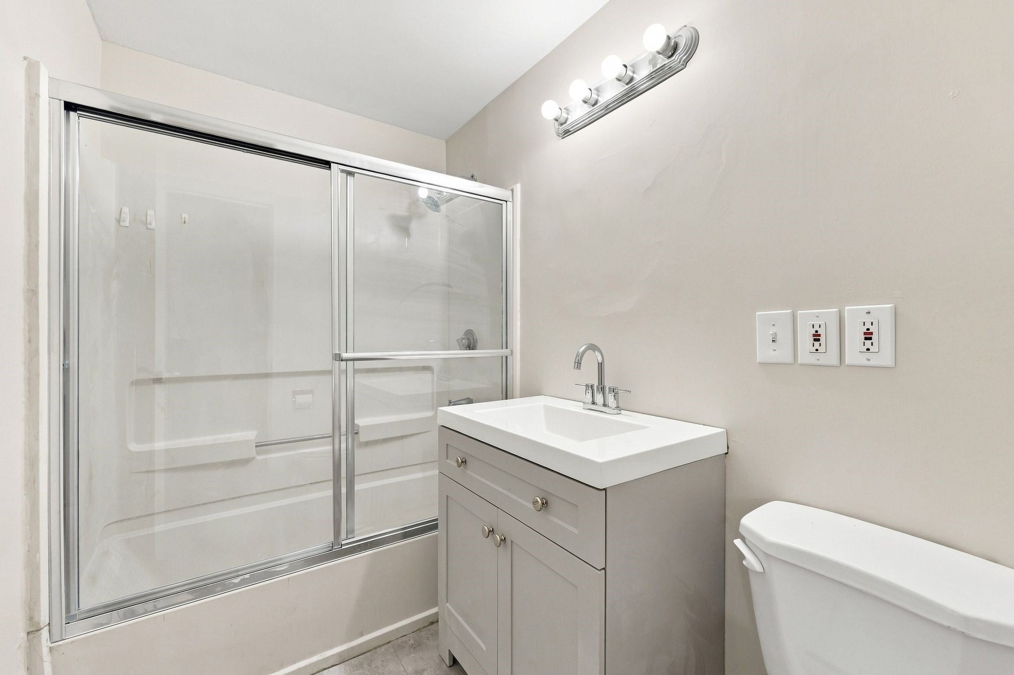 76 Daley St, Chicopee, MA, 76 Daley St, Chicopee, MA Photo #33
