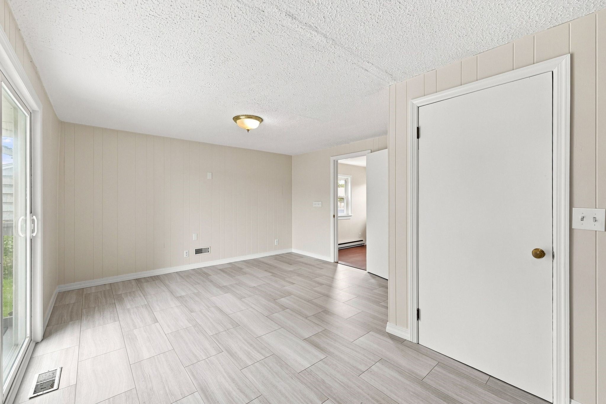 76 Daley St, Chicopee, MA, 76 Daley St, Chicopee, MA Photo #17