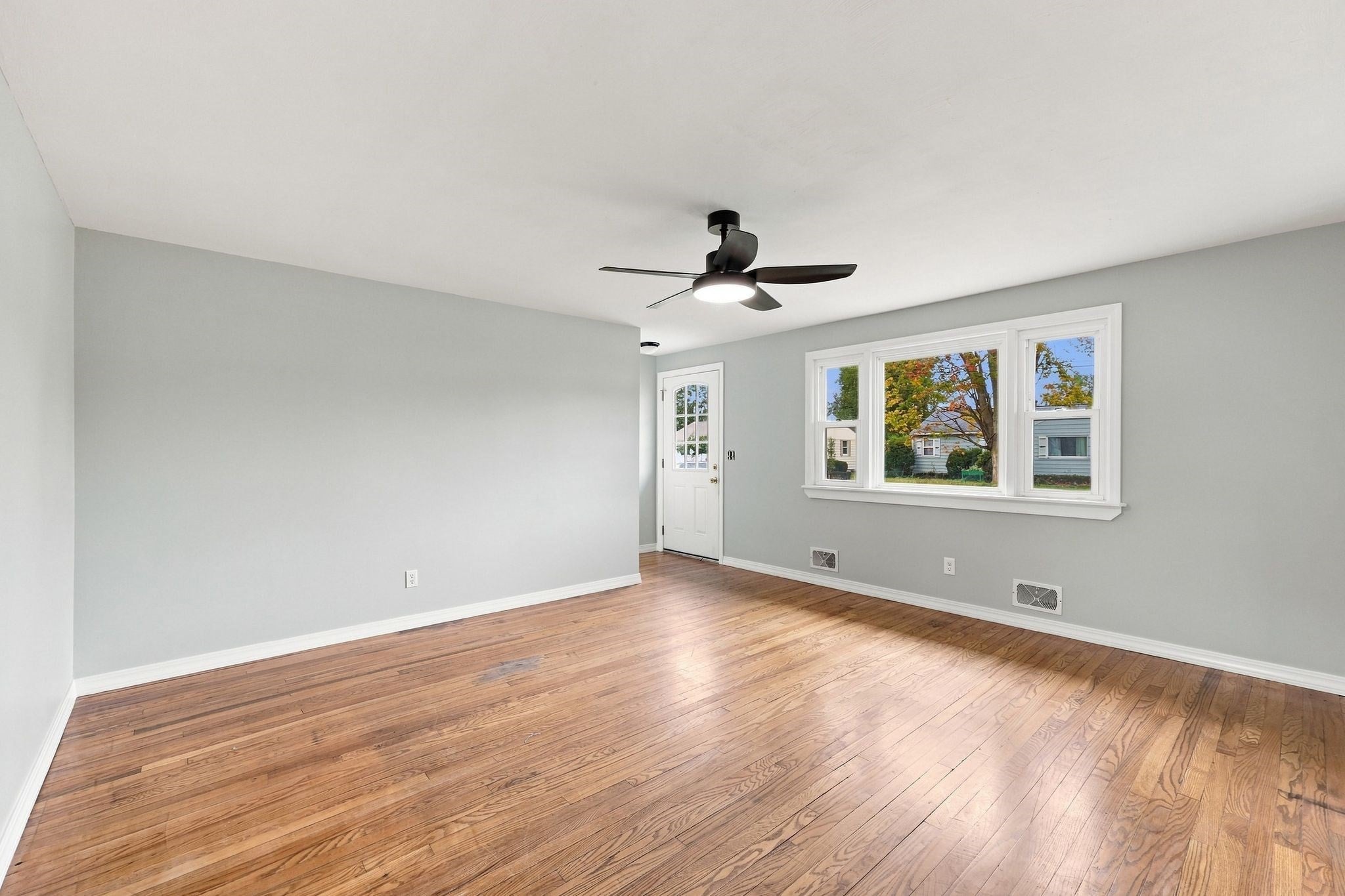76 Daley St, Chicopee, MA, 76 Daley St, Chicopee, MA Photo #8