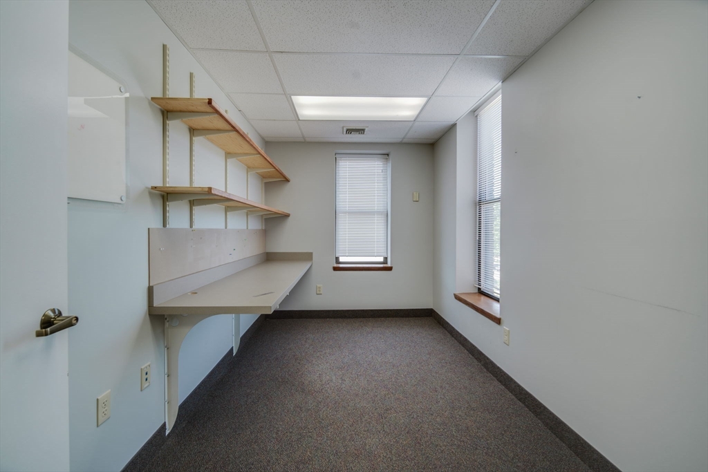 Springfield, Massachusetts 01103, United States, ,Residential,Active,76880